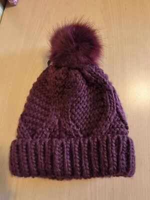 Damen Strick Mütze mit Pompon 100% Acryl Farbe: Aubergine Hut C&A neu