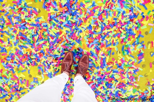 "Standing in Confetti" - Artistic Photo Print - 第 1/1 張圖片