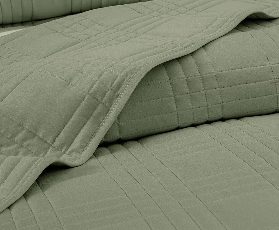 Chezmoi Collection 3-Piece Sage Green Oversized Quilt Bedspread Coverlet Set - Image 3 of 4