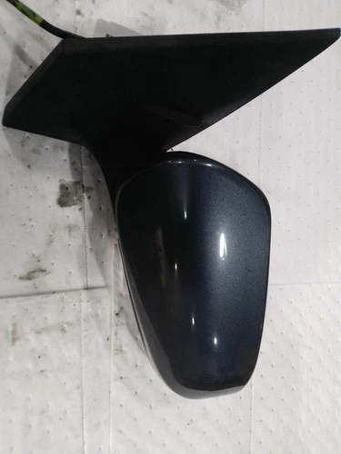 Used Left Door Mirror fits: 2018 Toyota Corolla Power L. w/heated w/o turn signa
