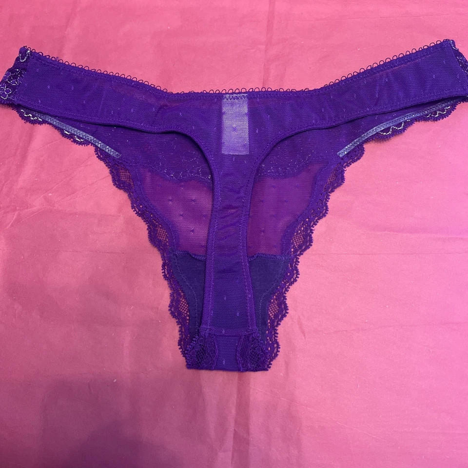 Tanga de malla de encaje Victoria’s Secret Panty Dream Angels talla pequeña púrpura Foto 2 de 4