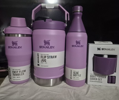 #ad Stanley Water Bottle 20oz $30.00