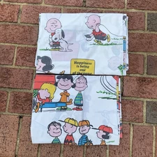 Vintage 1971 Peanuts Full Flat Bed Sheet HAPPINESS IS ONE OF THE GANG 66" X 104"