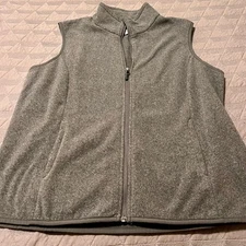 Amazon Essentials Women's Sleeveless Polar Soft Fleece Vest