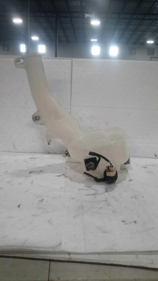 2015 Chrysler 300 Washer Fluid Reservoir OEM 5139113AA Grey 3.6L 105K Miles Foto 2 de 4