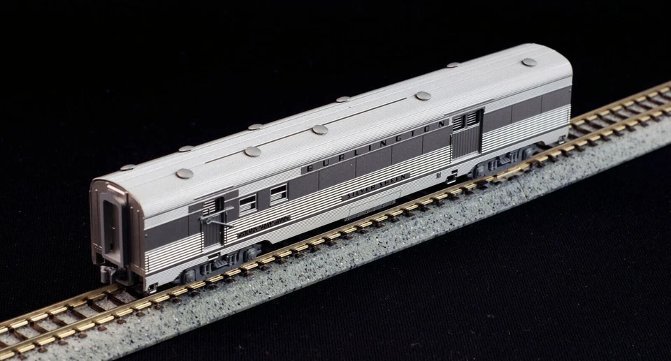 KATO ~ New 2024 ~ N Scale ~ CB&Q Silver Streak Zephyr ~ Starter Set ~ 106-0041 - Image 3 of 4