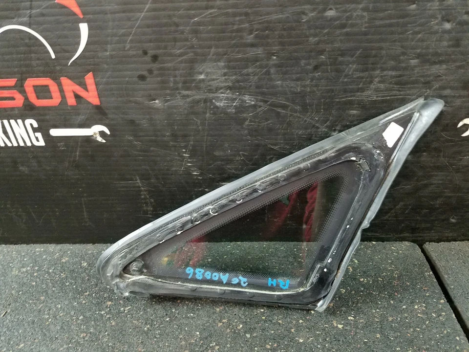 2017 VW GOLF PASSENGER RIGHT FRONT WINDSHIELD PILLAR VENT GLASS WINDOW ONLY - Image 4 of 4