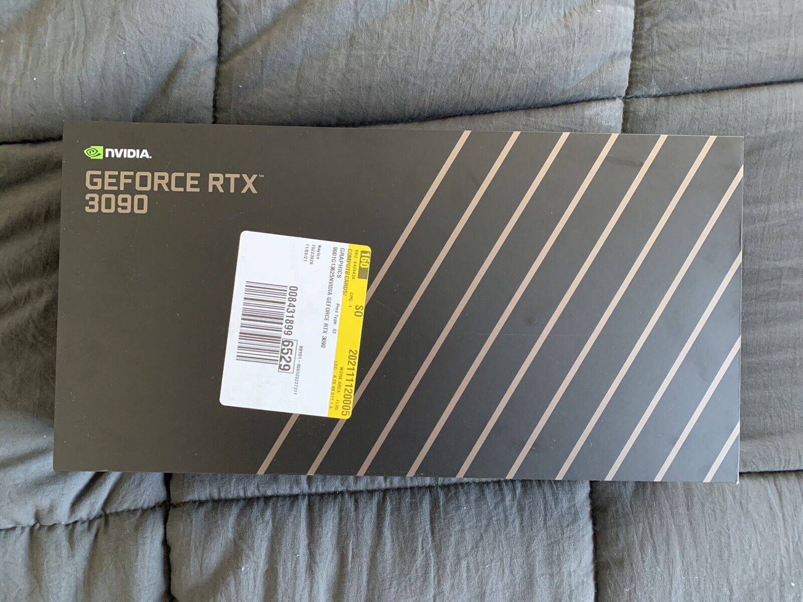 SHIPS NOW NVIDIA GeForce RTX 3090 Founders Edition 24GB GDDR6X Graphics Card...