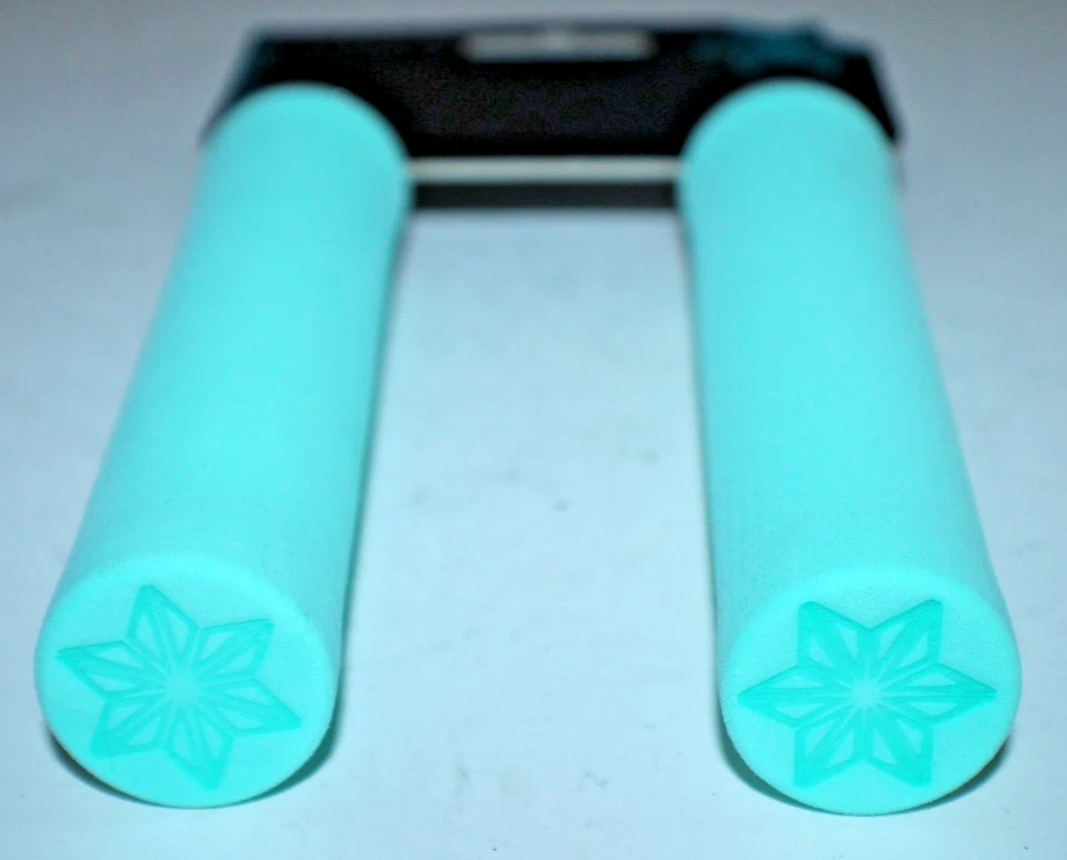 SUPACAZ Supalite 9g Lightweight Slip-on Bike Handlebar Grips Celeste Ships Free! - Image 4 of 4