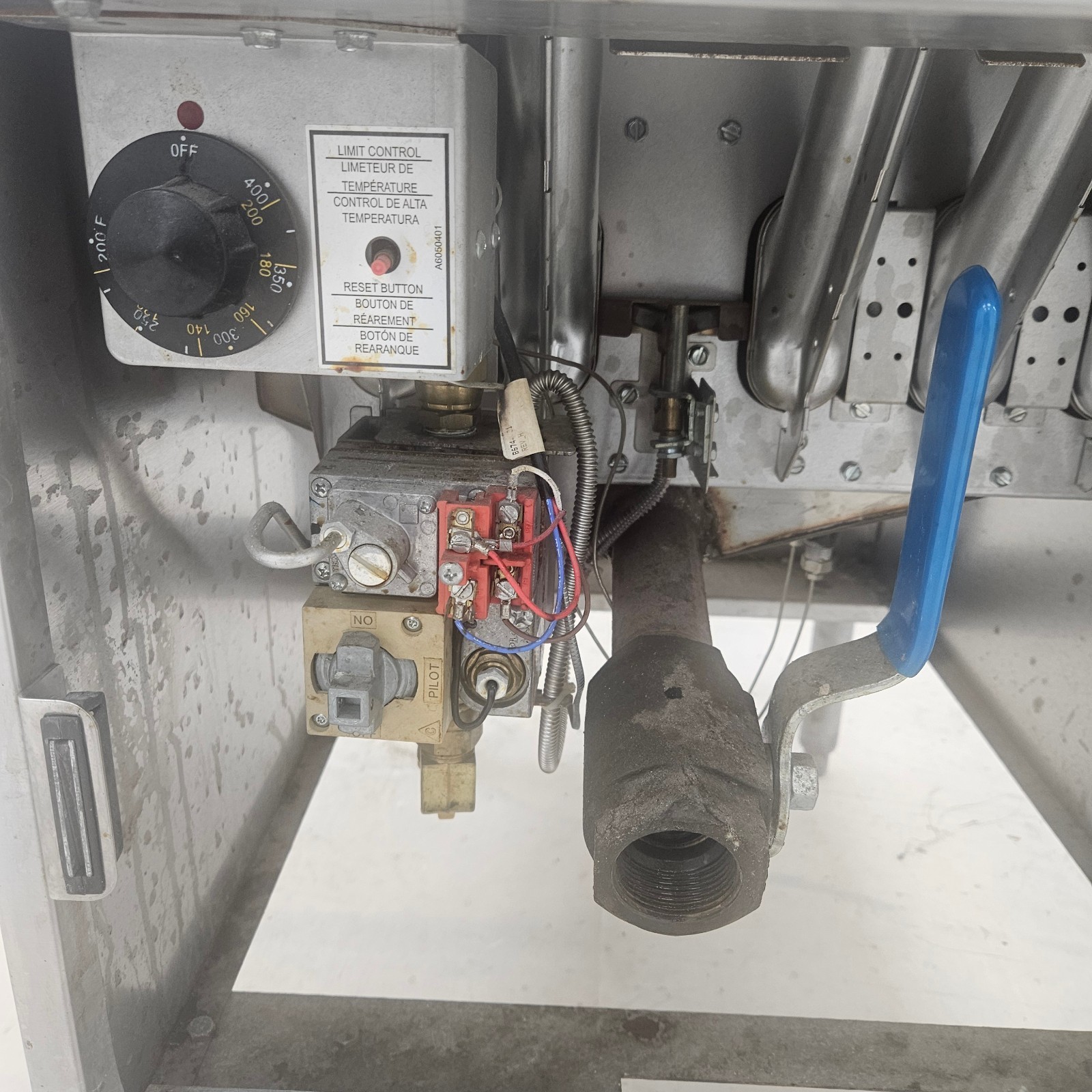 Pitco Frialator SG18       65 lbs.    140,000 BTU  With Two Fry Baskets