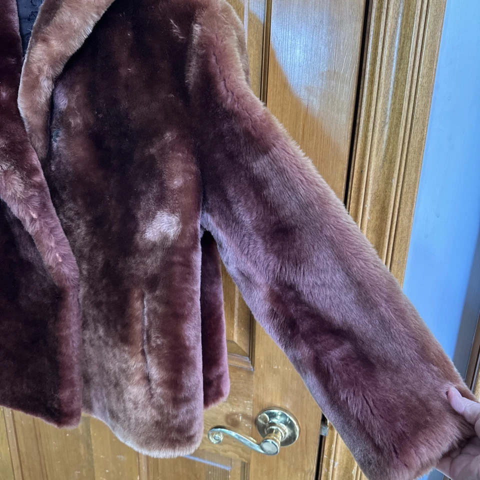 Abrigo de piel Moutan vintage mediano hecho por pieles de Alaska Foto 4 de 4