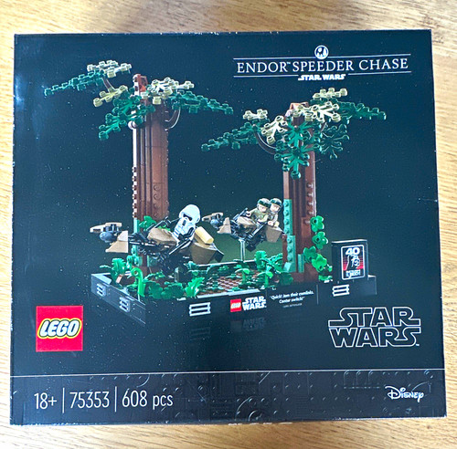 LEGO Star Wars 75353 Endor Speeder Chase Diorama Complete Set 608pc Age 18+