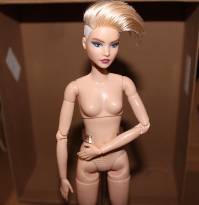 Barbie Signature Barbie Looks Fashion Doll model 8 pixie hairstyle blond