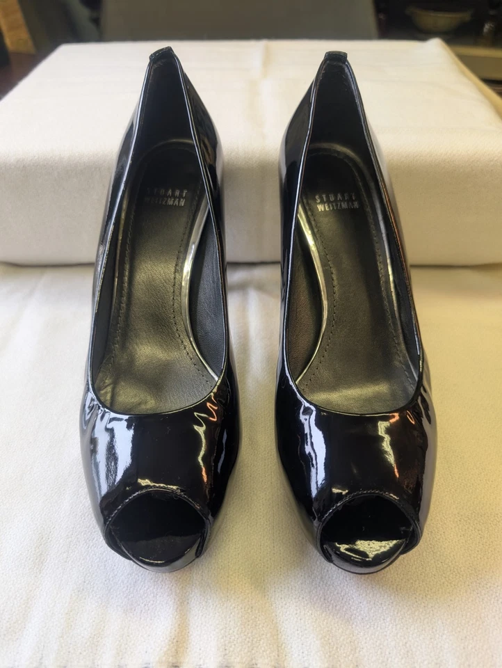 Zapatos de salón Stuart Weitzman 10 de charol negro punta abierta plataforma de aguja usados 1X Foto 4 de 4