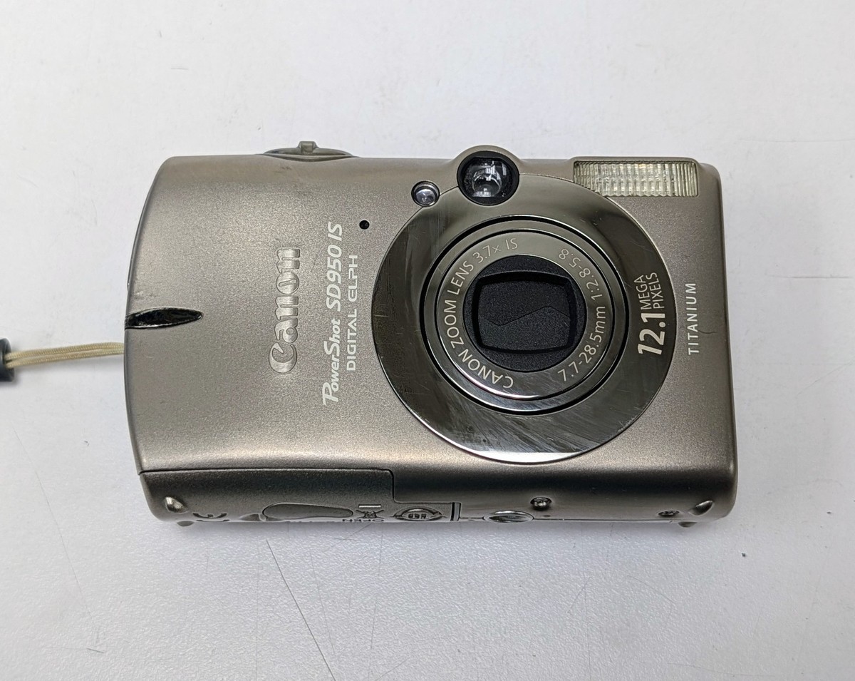 新海　canon IXYdigital2000IS Titanium ASCII.jp：【レビュー】輝きチタンボディーのキヤノン「IXY DIGITAL