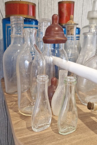 Collection of 21 Glass Bottles 19th Century - Picture 4 of 4