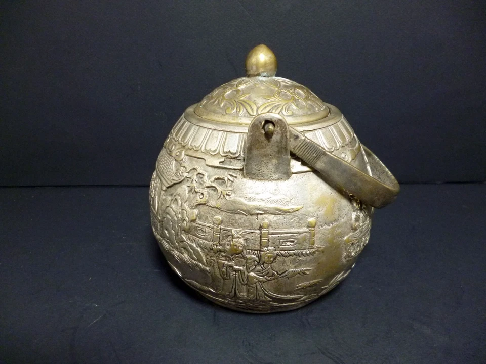 Grabados chinos grabados de tetera/tetera de metal C.1900 Super 3286 Foto 2 de 4