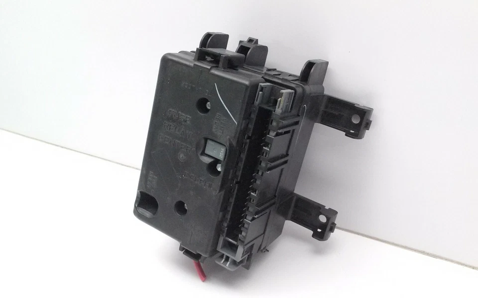 Isuzu Ascender 2004 caja de fusibles y relés OEM 8151975290 Foto 2 de 4