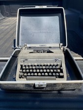 Vintage 1950's ROYAL Quiet Deluxe Typewriter with Portable Case thumbnail