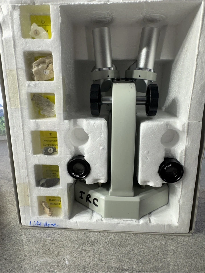 Vintage Monolux Stereo Microscope 30x With Rock Specimens 6142 See Details Home - Image 4 of 4