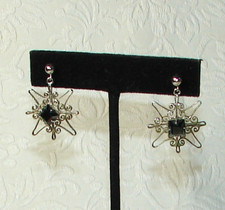 Vtg Silver Filigree Snowflake Drop/Dangle Pierced EARRINGS, Hematite Stone G45