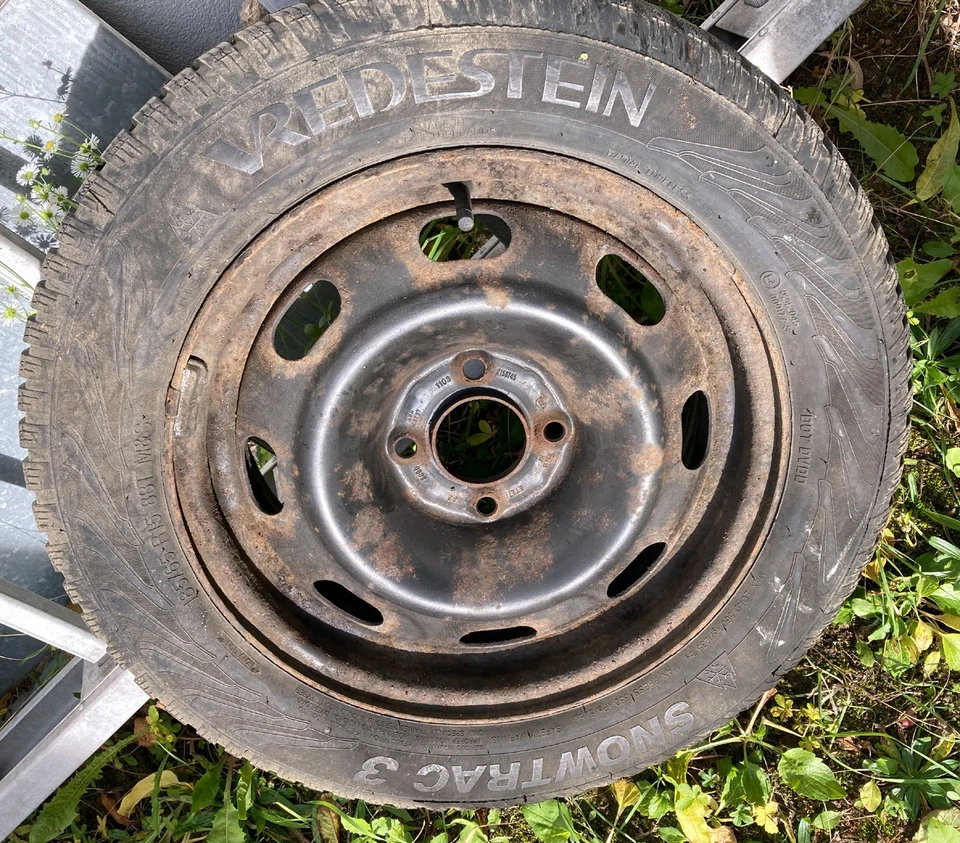 4 Winterräder Citroen C3 Pluriel 185/65 R15 88T M&S incl. Radkappen - Bild 2 von 3