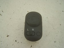 Chevrolet Lacetti Estate Wing Mirror Adjusting Switch 2005-2008 Chevrolet Lacetti Estate Wing Mirror Adjusting Switch 2005-2008