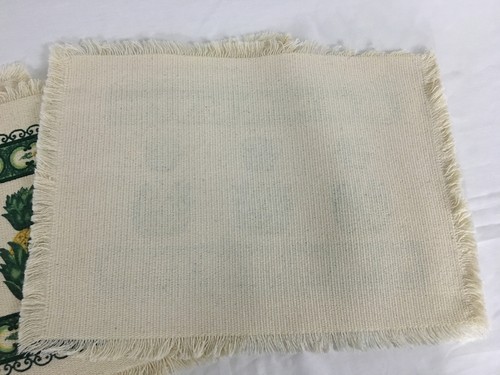 Set de 4 Place Mats Beige Pineapple Theme con Flecos 16"x12" Kay Dee Designs - Imagen 6 de 12