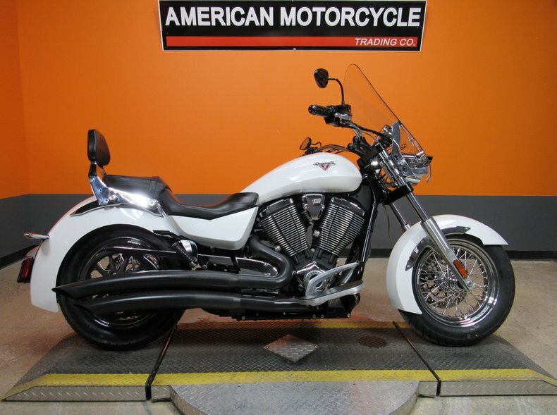 2013 Victory Boardwalk 2013 Victory Boardwalk - 4,679 Miles - Pearl White - 106 Cubic Inch, V-Twin,