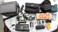 LARGE CAMERA LOT POLAROID TOSHIBA PDR-M60 w/ ZOOM LENS  YASHICA JP etc AS-IS