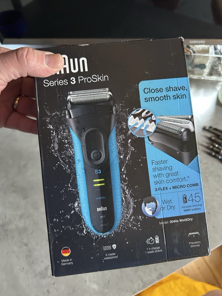 Braun 3040S Series 3 ProSkin Wet & Dry Electric Shaver NEW | eBay UK