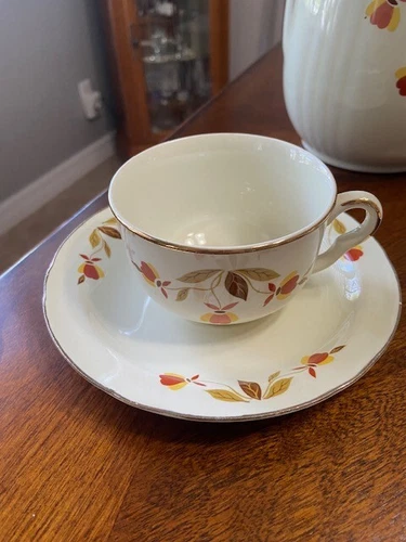 Vintage Hall Superior Jewel Tea Autumn Leaf Coffee cup & saucer (2)