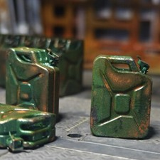 1X Green Resin Mini Oil Tank Model Distressed Miniature Oil Drum Micro Landscape