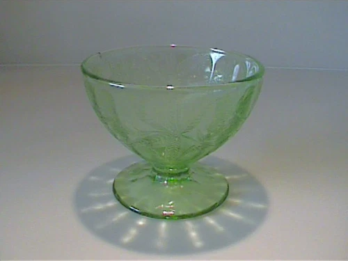 VINTAGE 1930'S URANIUM GREEN POINSETTIA OR FLORAL SHERBET BOWL - DEPRESSION