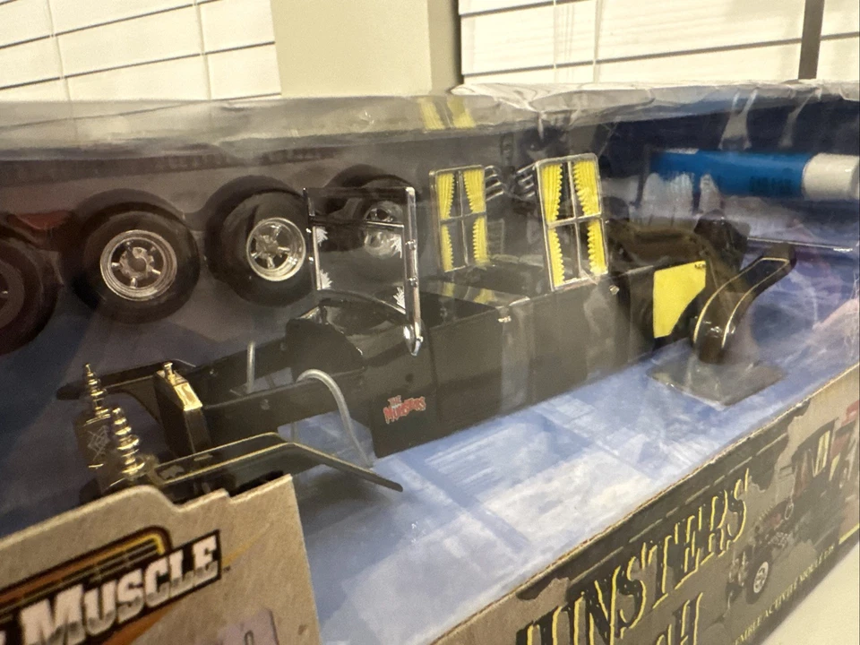 Barris MUNSTERS KOACH 1:18 Scale Die Cast Metal 2004 - Image 3 of 4