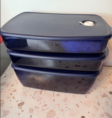 TUPPERWARE VENT N SERVE NAVY BLUE RECTANGLE NEW ! 