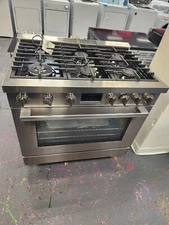 Bosch 800 Series 36" 3.4 Cu.Ft 6 Sealed Burners Freestanding Gas Range HGS8655UC