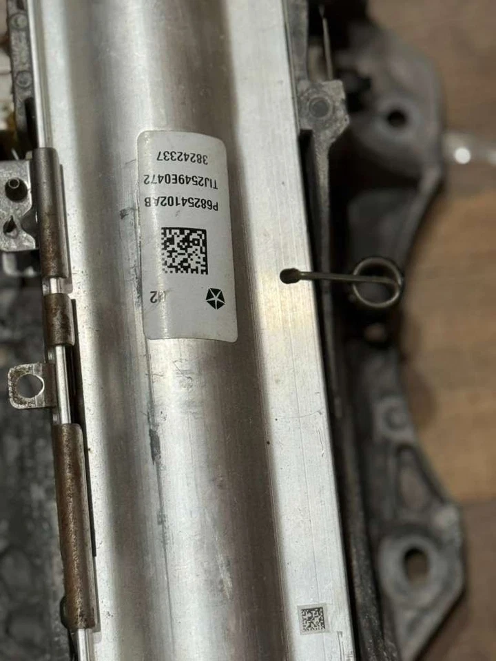 Conjunto de columna de dirección Chrysler 200 Dodge Avenger 2011-2014 OEM P68254102AB Foto 3 de 3