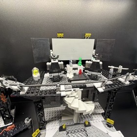 LEGO Batman: The Batcave: The Penguin and Mr. Freeze's Invasion (7783)