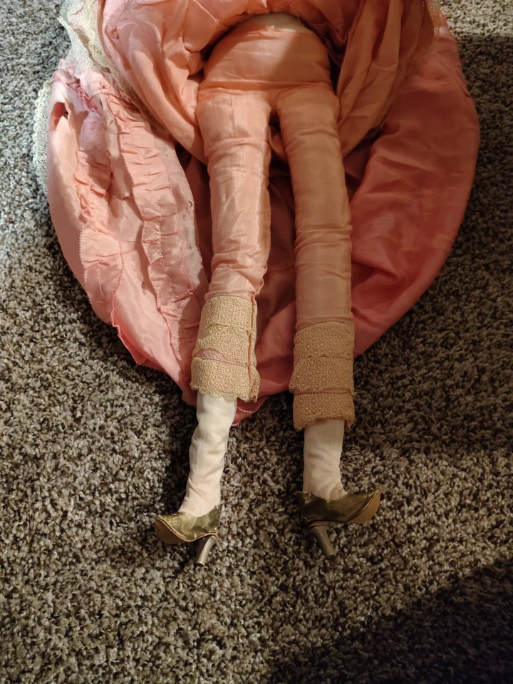 Antigua cabeza de hombro A.M. -7- Profundidad AM #370 con cuerpo/vestido Alemania principios de 1900 Foto 4 de 4