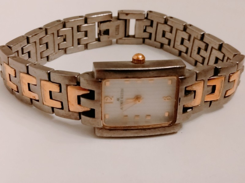 AK Watch Ladies