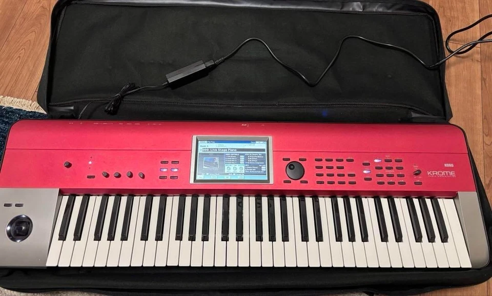 Korg Krome-61 Red Synthesizer Keyboard Instrument mit Adapterkoffer - Bild 2 von 4