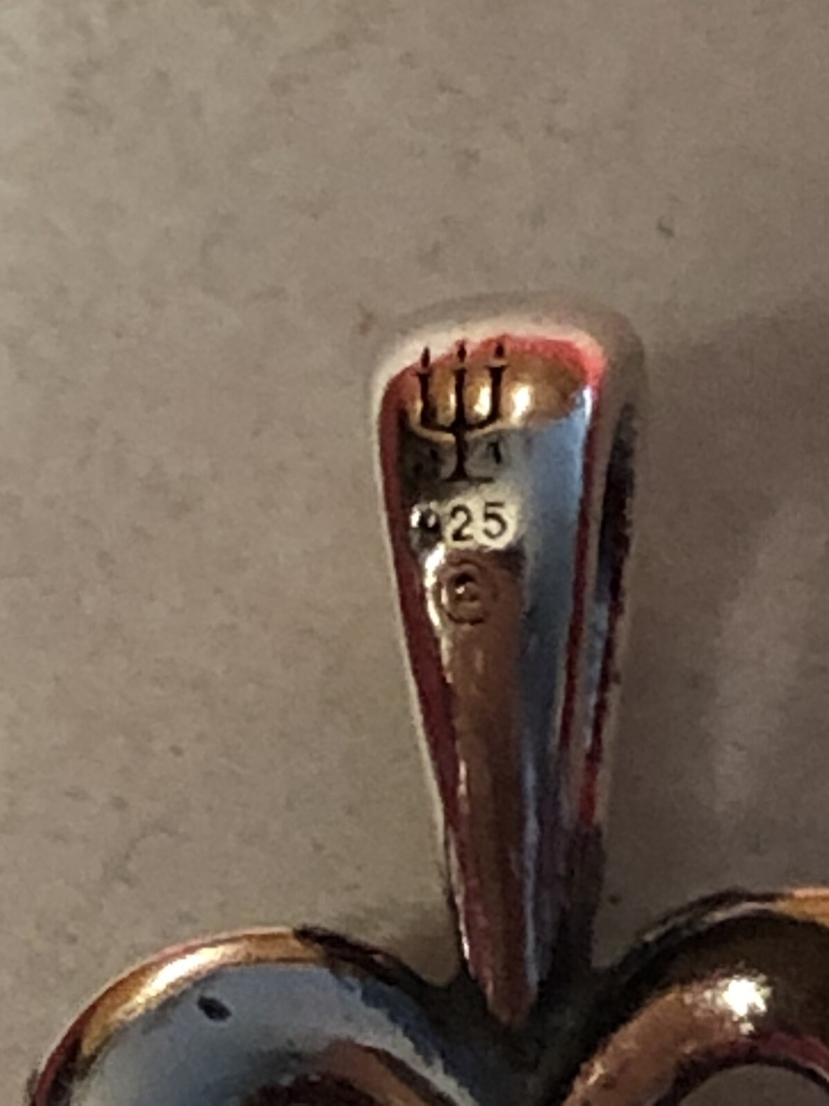 James Avery RETIRED Queen of Hearts Crown Charm Gem