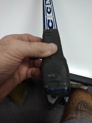 CCM JOE THORNTON ICE HOCKEY STICK MADE IN CANADA MID STIFF rhc - Picture 7 of 9