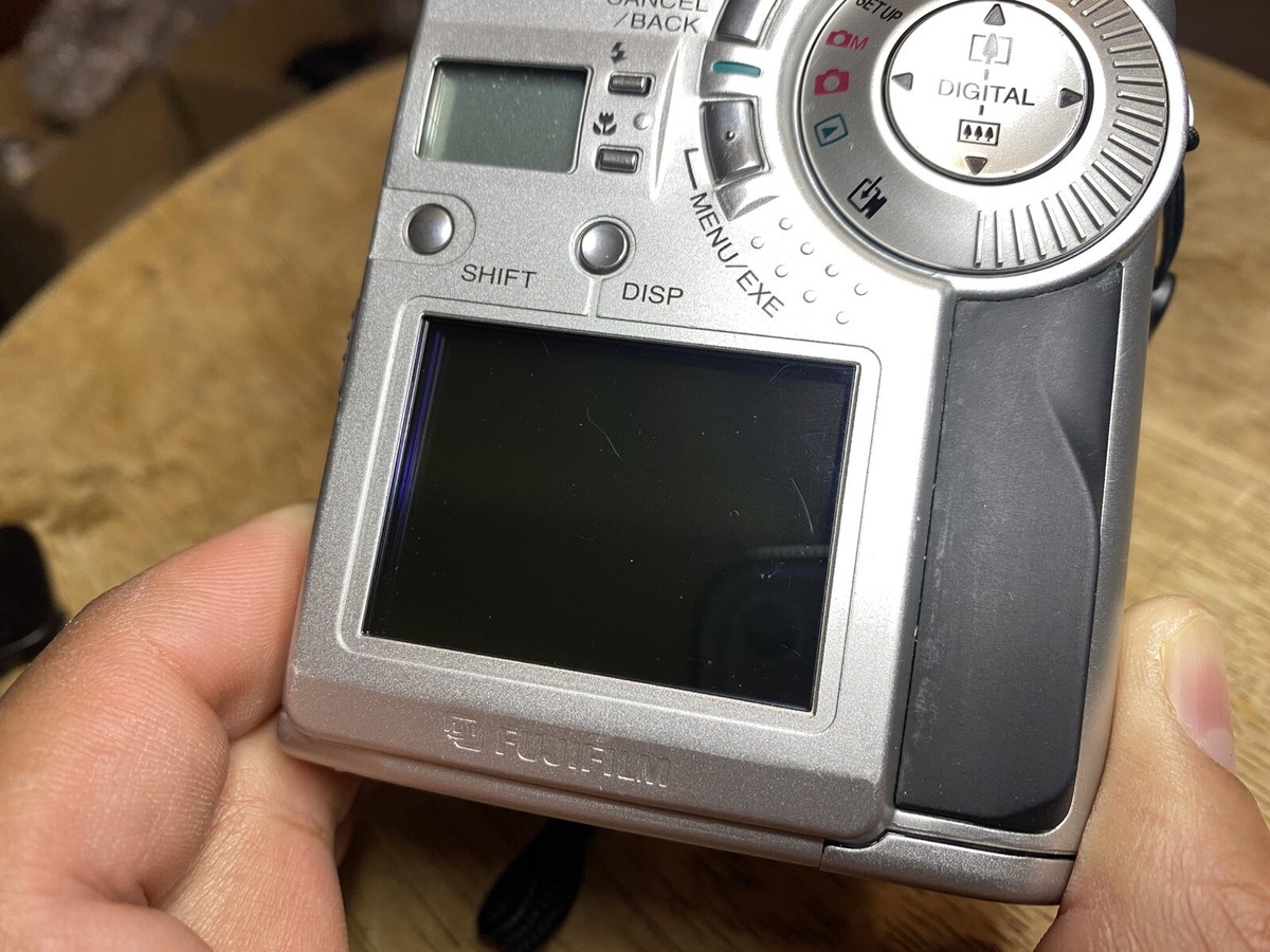 mayufuji☆ Fujifilm MX-2700 Zoom 2.3MP Digital Camera Silver Tested Works