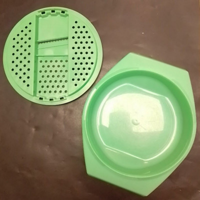 TUPPERWARE 787 786 SHREDDER BOWL Set Jadeite Green Grater Slaw Maker Vintage