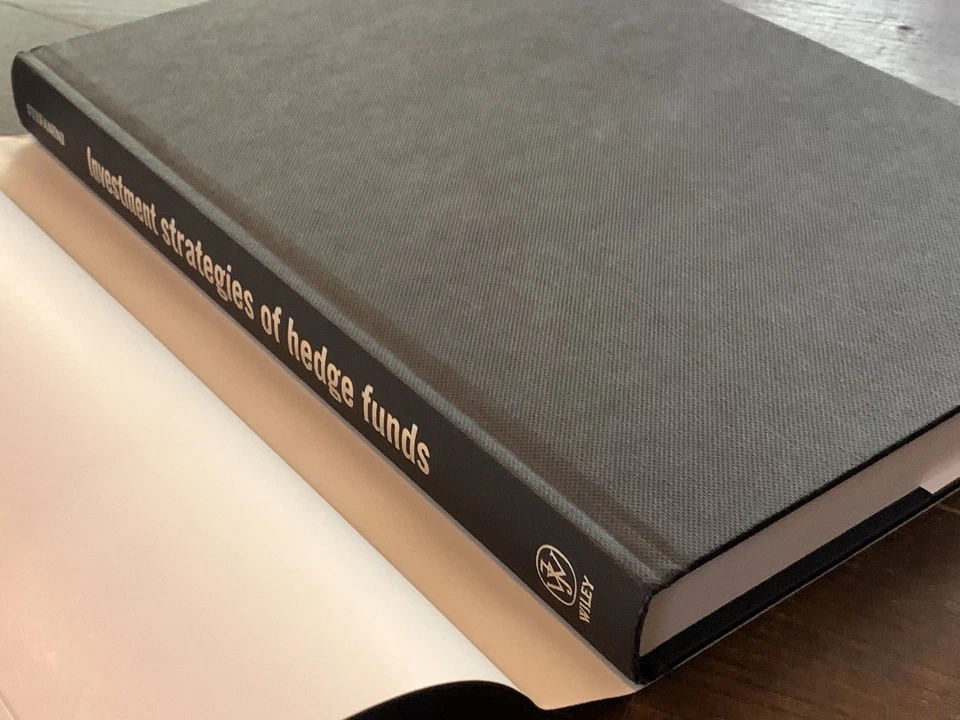 Investment Strategies of Hedge Funds by Filippo Stefanini 2006, HC/DJ “like new” - Image 3 of 4