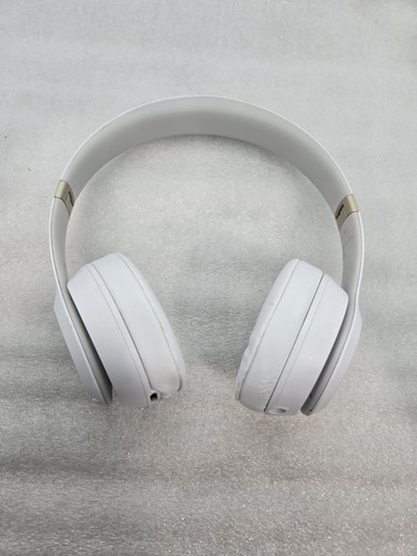 Beats Solo4 Wireless On-Ear Bluetooth Headphones White FAST FREE SHIPPING a