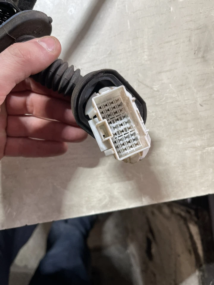 Telar de cableado de puerta delantera lateral KIA Rio MK2 2008 1,4 gasolina 91600-1G272-F Foto 2 de 4