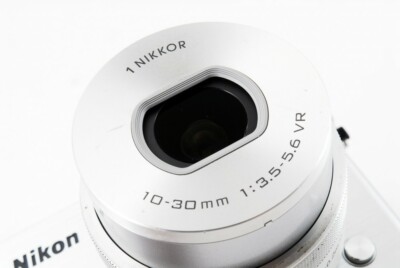 Nikon 1 J4 18.4MP 10-30mm Lens Kit Silver [Exc+++] w/8GB SD Card